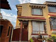 se vende casa en conjunto cerrado cerca al éxito