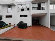 SE VENDE CASA EN CONJUNTO EN LA HACIENDA