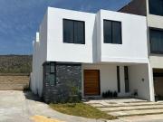 Se Vende Casa en Coto Foret, Zapopan Cerca de la Primavera