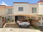 se vende casa en Del Huerto, Del Camino, Fraccionamiento...