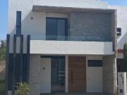 Se vende casa en Del Pilar Residencial