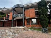 Se vende casa en el poblado por el tesoro Medellín