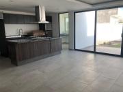 Se Vende Casa en El Refugio, Estudio o 4ta Recamara,...