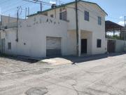 Se vende casa en esquina con 400 m2 de terreno, con...