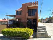 Se VENDE casa en esquina con excedente de terreno en...