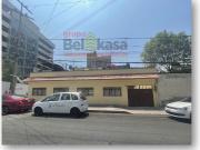 Se vende casa en esquina con Moctezuma 2da secc
