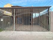 SE VENDE casa en esquina en Fracc. El Campanario