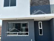 SE VENDE CASA EN FRACC ALEJANDRINAS CON HABITACIÓN EN...