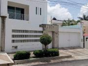 Se vende casa en Fracc. Los Laureles