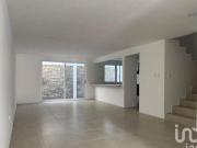 Se Vende Casa en Fraccionamiento a un Costado de Los Héroes