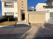 Se vende Casa en Fraccionamiento Cumbres de San...