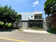 Se VENDE casa en Fraccionamiento El Arenal frente al...