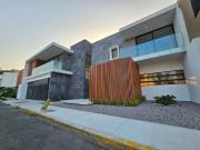 SE VENDE CASA EN FRACCIONAMIENTO EN Paseo Playas del...