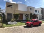 SE VENDE CASA EN FRACCIONAMIENTO LA MISION ANGELOPOLIS...