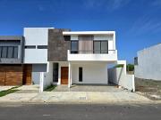 SE VENDE CASA EN FRACCIONAMIENTO Lomas de la Rioja II,... SE VENDE CASA EN FRACCIONAMIENTO Lomas de la Rioja II,...