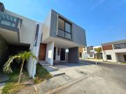 SE VENDE CASA EN Fraccionamiento Lomas de la Rioja,...