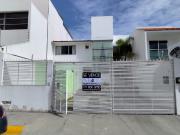 Se vende casa en fraccionamiento Puerta de Hierro en...