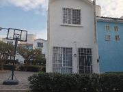 SE VENDE CASA EN JARDINES DE SANTIAGO