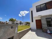 Se Vende Casa en Juriquilla San Isidro, 4ta Recamara en PB