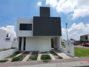 Se Vende Casa en Juriquilla San Isidro, Estudio o 4ta...