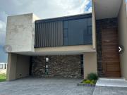 SE VENDE casa en La Campiña