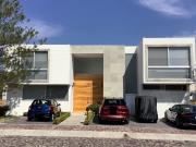 SE VENDÉ Casa en la Campiña del Bosque