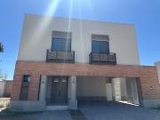 SE VENDE CASA EN LA CAVA