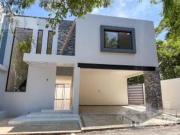 SE VENDE CASA EN LA COLONIA LAZARO CARDENAS, CAMPECHE