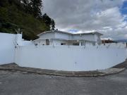 SE VENDE CASA EN LA LAGUNITA