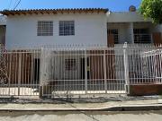 SE VENDE CASA EN LA URBANIZACIÓN SIERRADENTRO