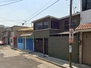 Se vende casa en las Flores