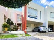 SE VENDE CASA EN LOMAS DE ANGELÓPOLIS, PUEBLA, 3...