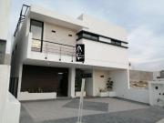 Se Vende Casa en Lomas de Juriquilla, 4 Habitaciones,...