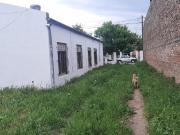 SE VENDE CASA en MAZZINI 600 LOTE 15X50