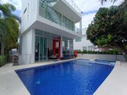 SE VENDE CASA EN MELGAR CON PISCINA