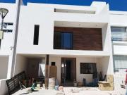 Se Vende Casa en Milenio III, Roof Garden, Seguridad, Jardín