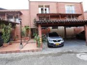 SE VENDE CASA EN MILLA DE ORO EL POBLADO MEDELLN