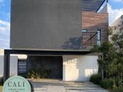 Se VENDE casa en Platinum Residencial, Mineral de la...