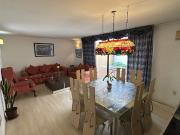 Casa con 177 m² de superficie de terreno y 3...