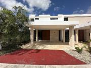 Se vende casa en privada Altozano, carretera Mérida Progreso