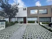 Se vende casa en residencial Lomas Virreyes, Calimaya,...