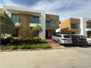 Se vende casa en Rivera Campestre Santa Marta