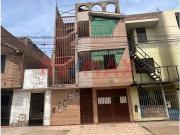 SE VENDE CASA EN S.M.P. URB. SAN REMO