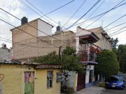 Se vende casa en San Juan de Aragon