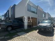 SE VENDE CASA EN SOLARES