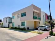 Se vende casa en Solares Residencial