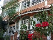 SE VENDE CASA EN TRES CRUCES