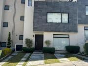 Se vende casa en uno de los Fracc más seguros de zona...