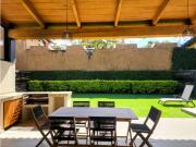 SE VENDE CASA EN VALLE DE BRAVO CON VISTA Y ACCESO AL LAGO