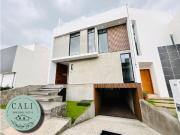 Se VENDE casa en Valle del Sol